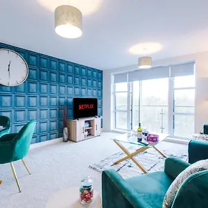 Brand New Elegant & Stylish Apartment