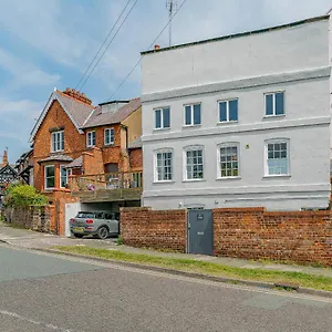 Ivy Holiday home